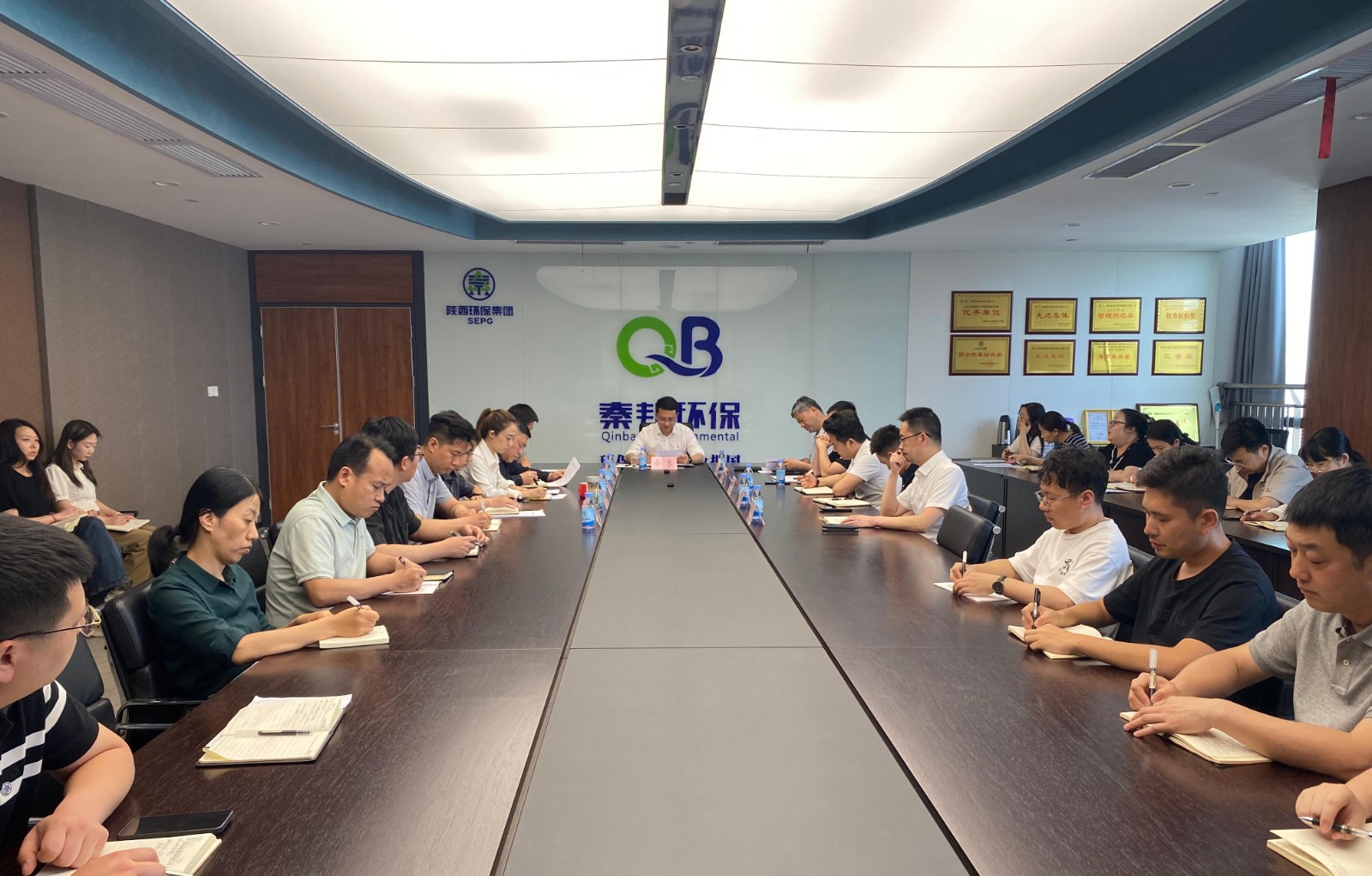 1748402957217266K9A8.jpg 秦邦照片.jpg